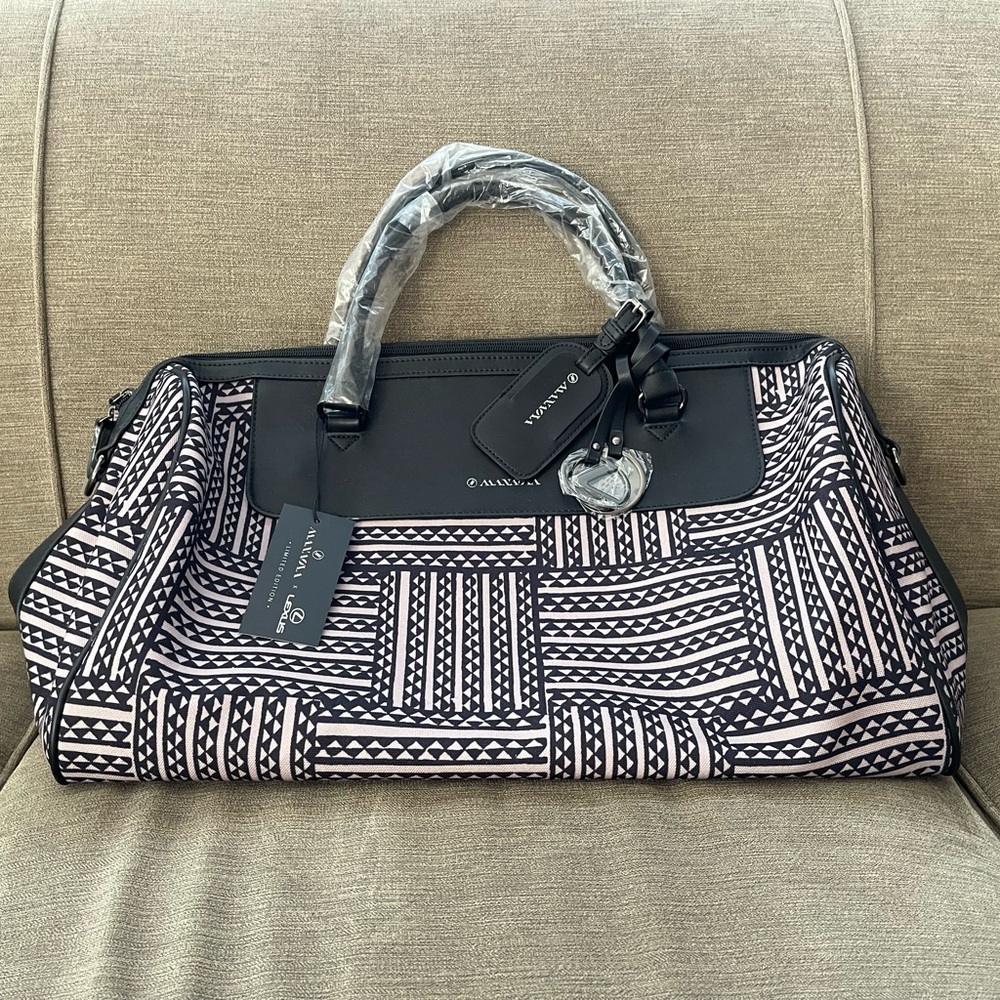 Limited Edition Manaola x Lexus Bag